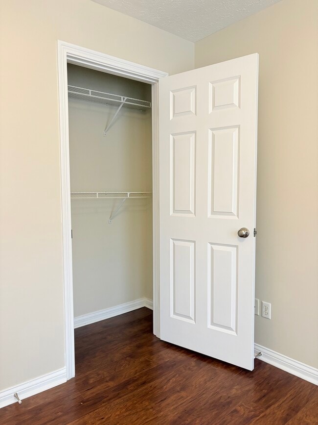 Building Photo - 338 Catalpa Cir