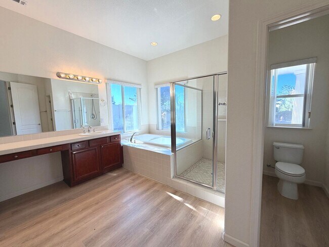 Building Photo - Spanish Springs 5bed/3bath - Move in Special now available!!