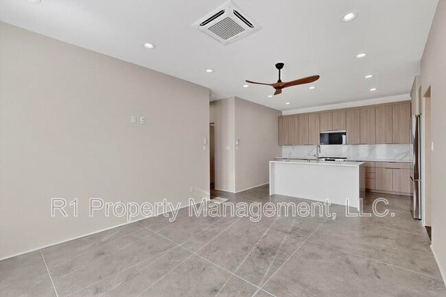 Building Photo - 705 Alcalde Pl SW