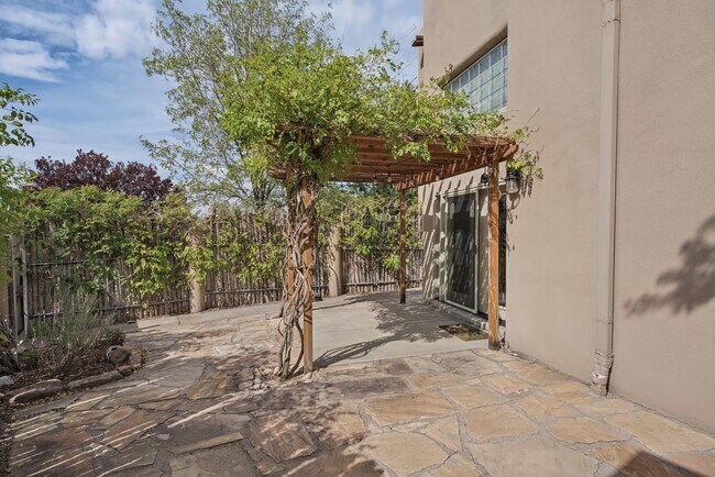 Building Photo - 4184 New Moon Cir
