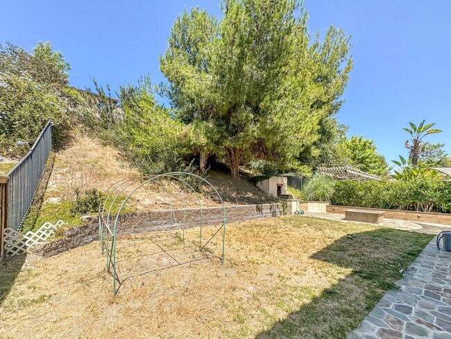 Building Photo - 1618 Quiet Trail Dr