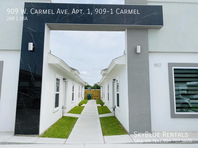 Building Photo - 909 W Carmel Ave