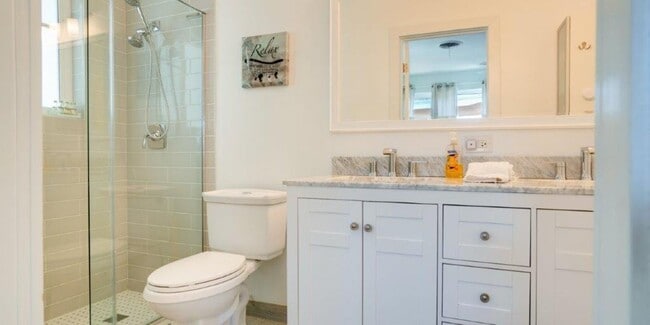Building Photo - Step Into Sunshine: Modern Charm Meets Coa...