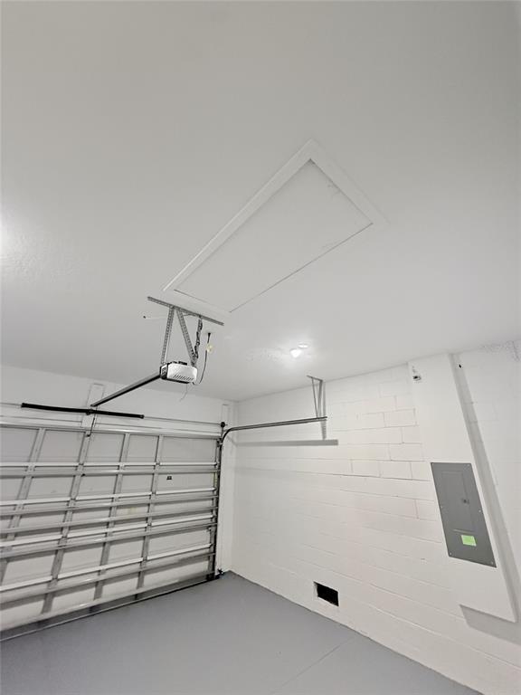 Building Photo - 717 Robin Ct