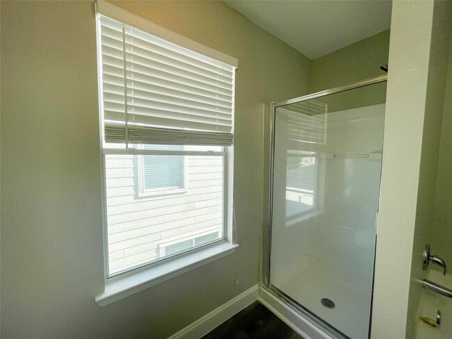 Building Photo - 11913 Longwood Garden Way