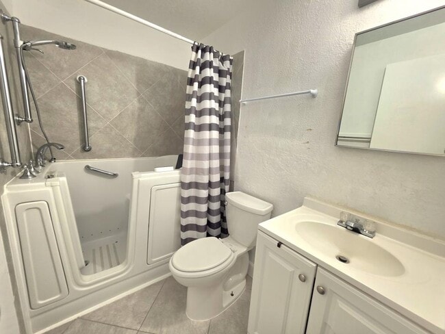 Building Photo - 709 E 1300 N St