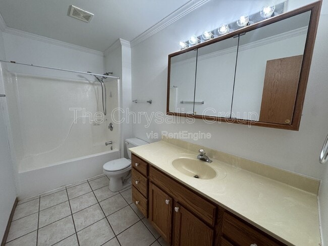 Building Photo - 1403 Adams St