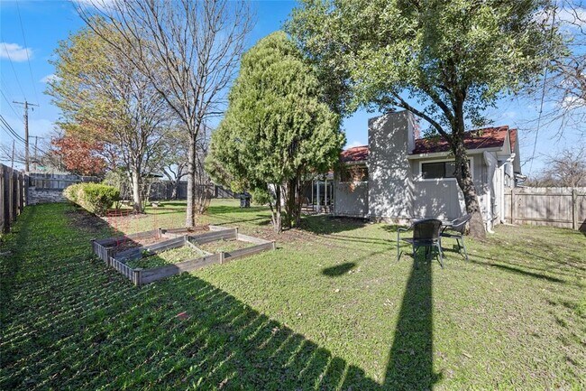 Building Photo - 1505 Westbury Trail