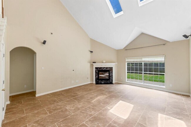Building Photo - 20419 Cajon Canyon Ct