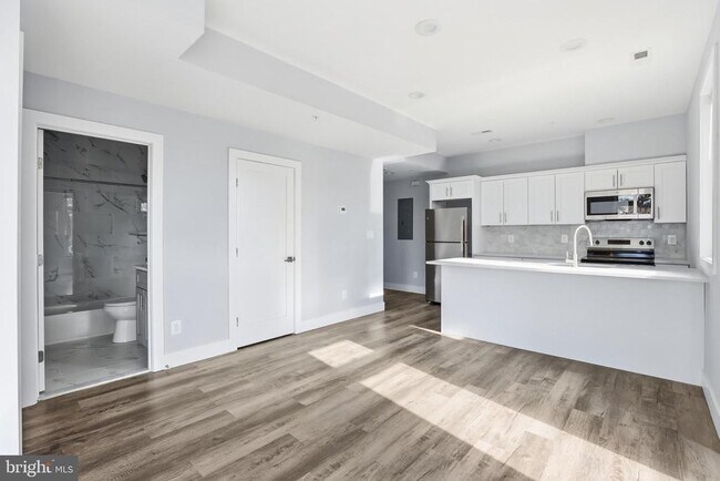 Building Photo - 2600 4th St NE