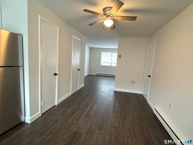 Building Photo - 39 Horton Hill Rd