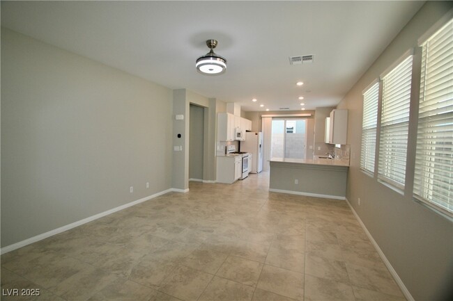 Building Photo - 4275 Tarim St