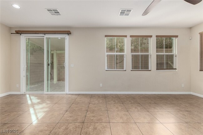 Building Photo - 945 Spiracle Ave