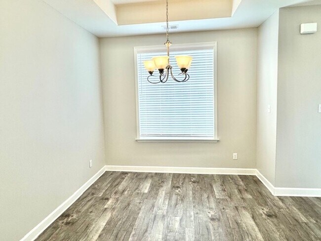 Building Photo - TuckerLanding5592