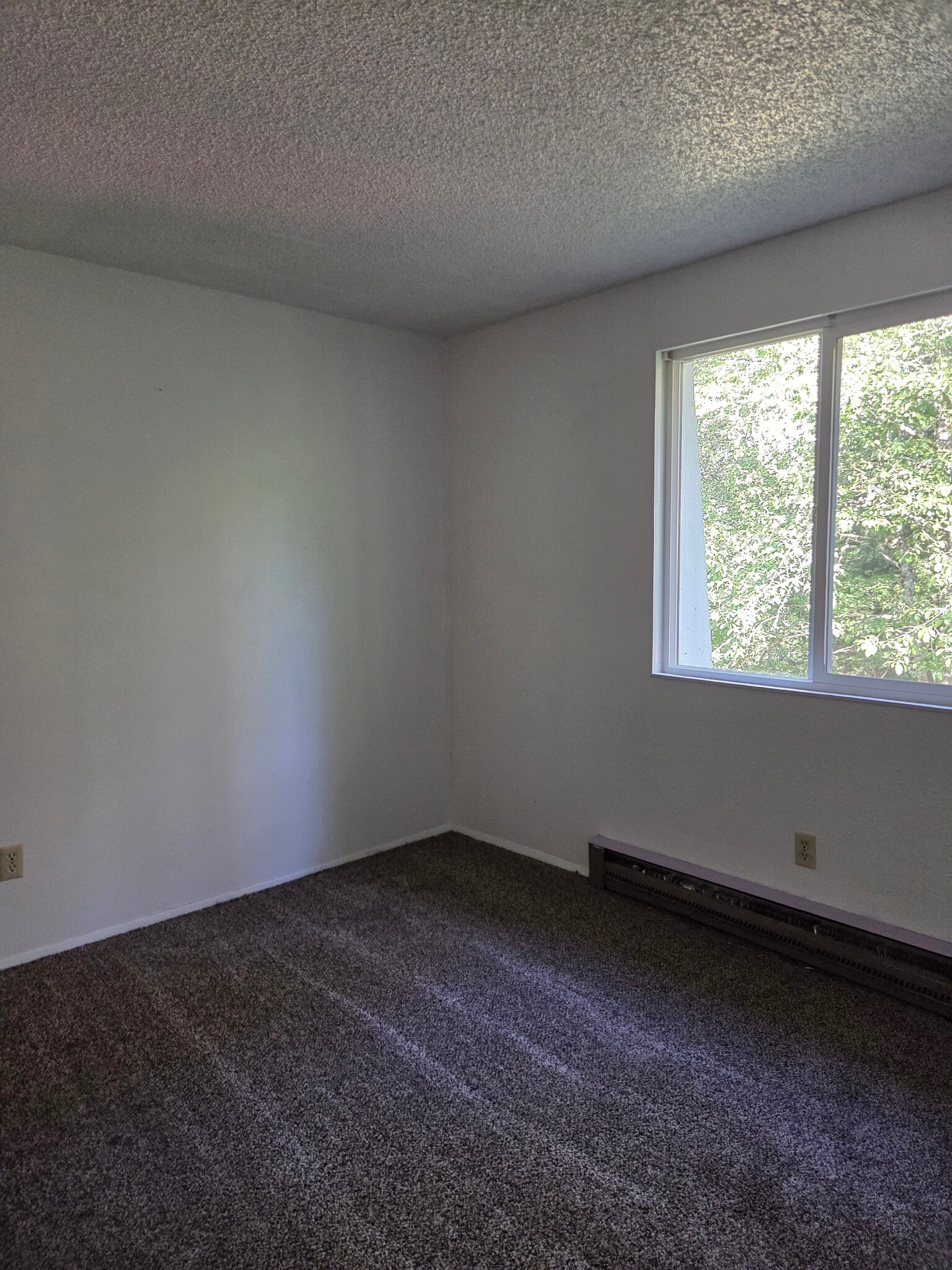 Building Photo - 200 Cherry Ln