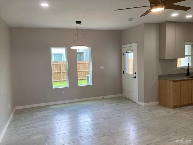Building Photo - 2221 Dorado Dr