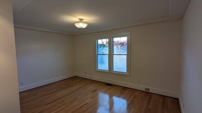 Building Photo - 816 Addison St