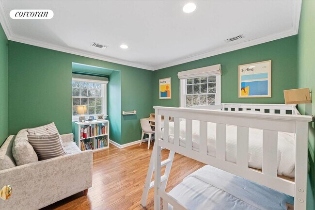 Building Photo - 44 Midhampton Ave