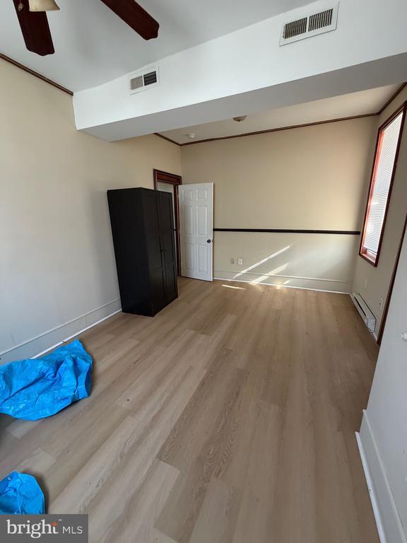 Building Photo - 2735 W North Ave