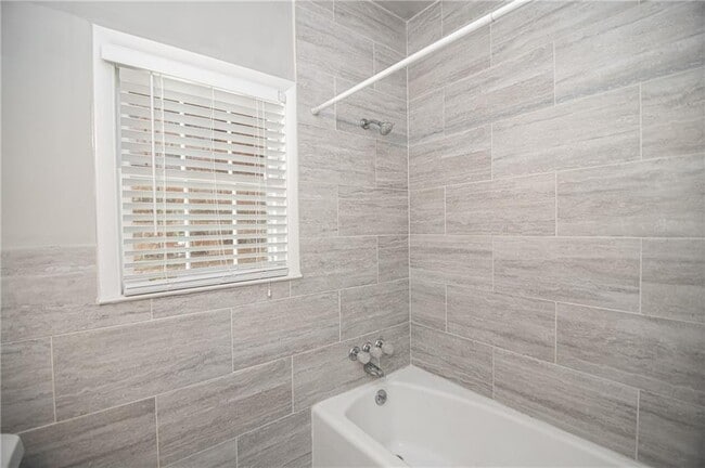 Building Photo - 3761 Ashford Dunwoody Rd NE