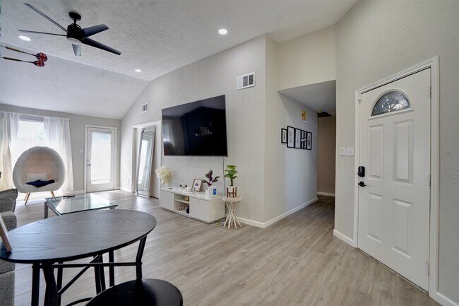 Building Photo - 4010 Oak Terrace Ct