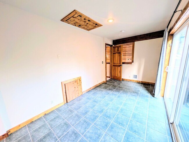 Building Photo - Cozy Northwest Living in Lake Minterwood – Spacious Home with Garage