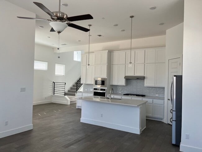 Building Photo - 3 Bdrm, 2 1/2 bath in Parmer Ranch Neighborhood