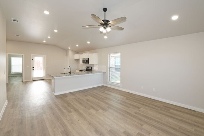 Building Photo - 9901 Yellowhouse Ave