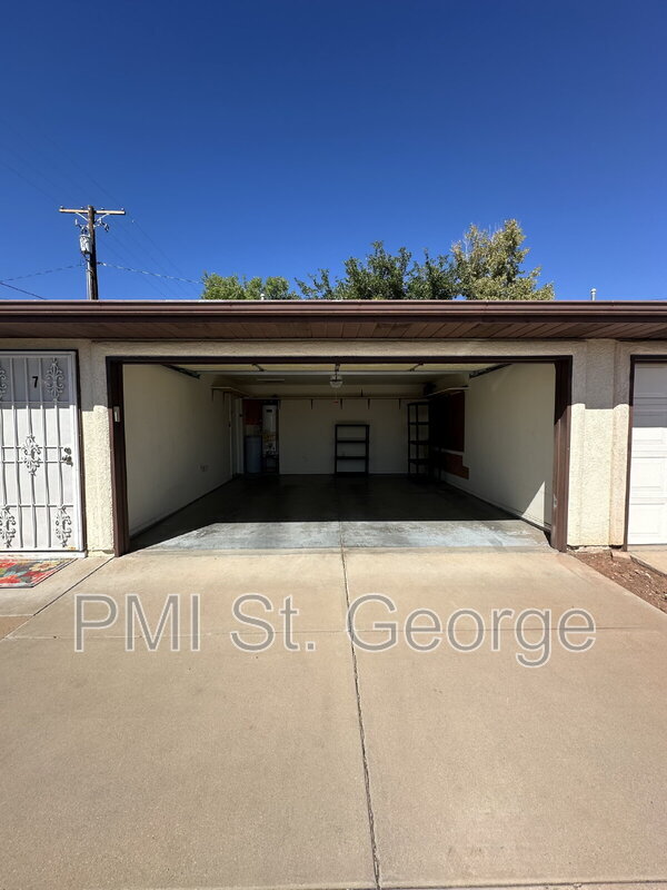 Building Photo - 55 E 600 S