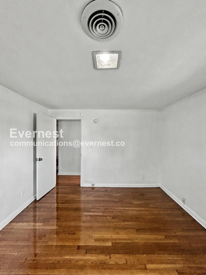 Building Photo - 616 S Jefferson St