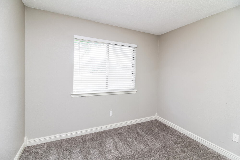 Building Photo - 821 Clement Dr