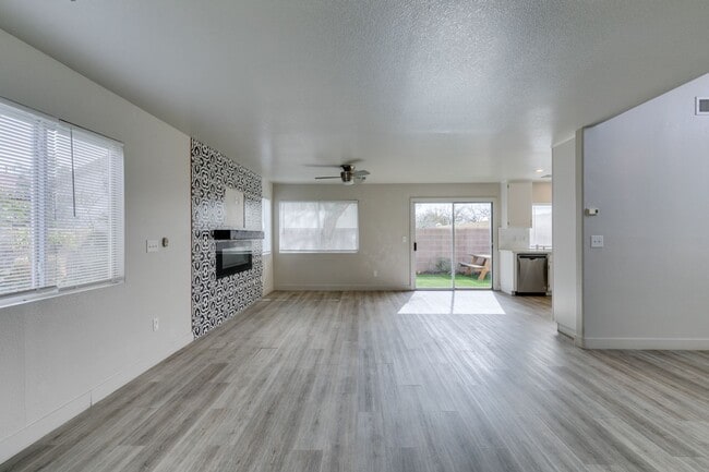 Building Photo - SUMMERLIN BEAUTY WITH TONS OF UPGRADES*3 LARGE BEDROOMS*COMMUNITY POOL*