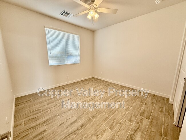 Building Photo - 38608 N 18th St