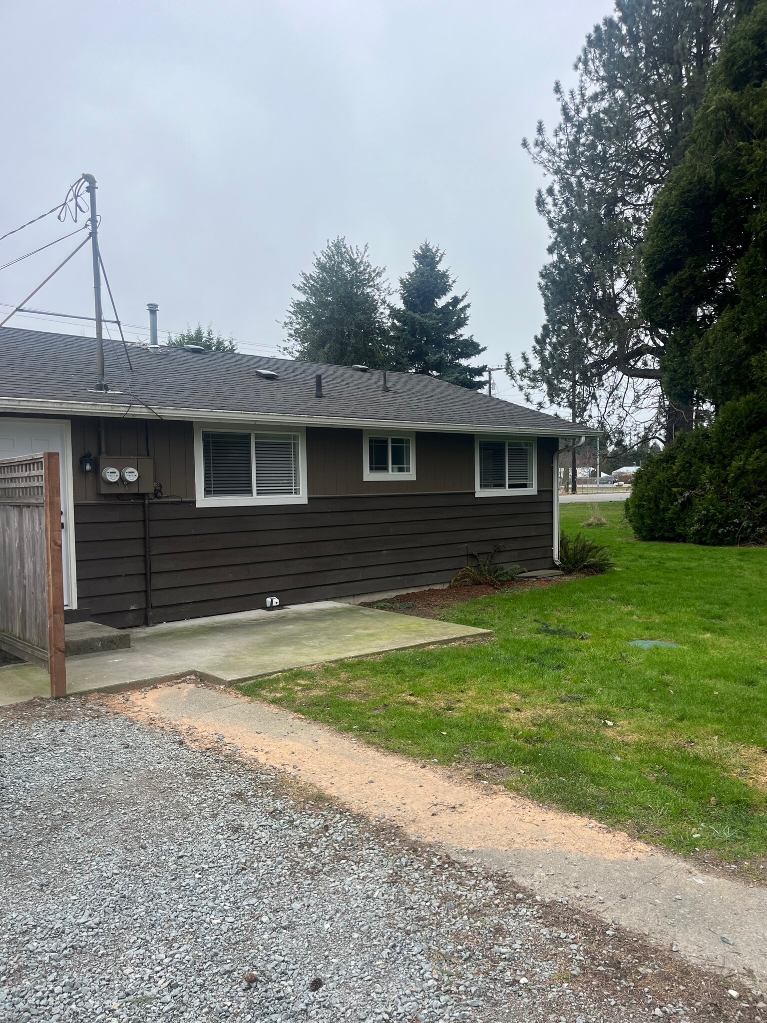 Building Photo - 13075 Avon Allen Rd