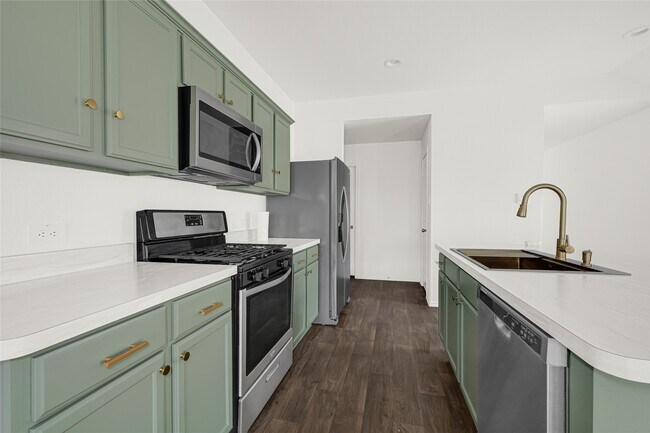 Building Photo - 2334 Spruce Clf Ln