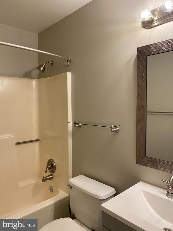 Building Photo - 9949 Grapewood Ct