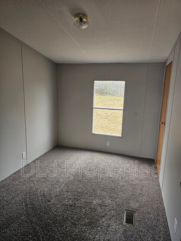 Building Photo - 957 Eslinger Ct