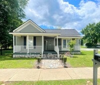 Building Photo - 102 W Lipham St