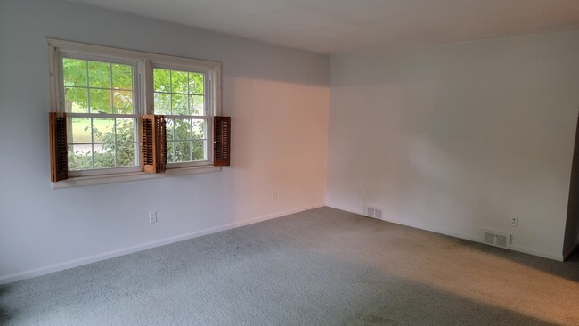 Living room - 680 W Fennville St