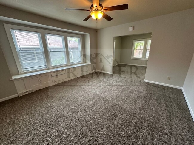 Building Photo - 307 SW 15 St, Blue Springs MO 64014/ 2 bed...