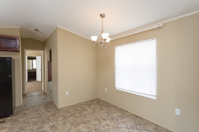 Building Photo - 15818 Country Way