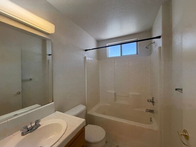 Building Photo - 4401 Pebble Creek Dr