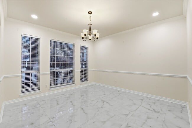 Building Photo - 6507 Hill Haven Ct