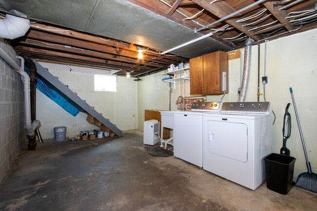 Building Photo - 809 Gasche St