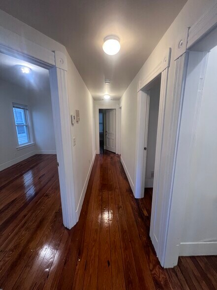 Building Photo - 58 Brookside Ave