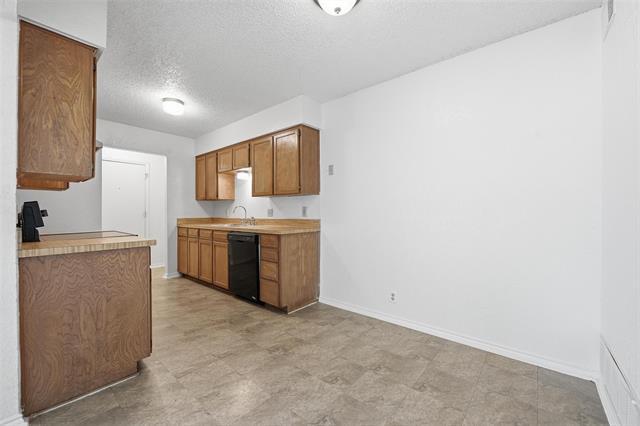 Building Photo - 2812 Ridgecrest Dr