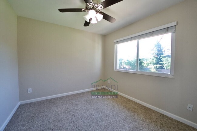 Building Photo - 1 Oliva Dr