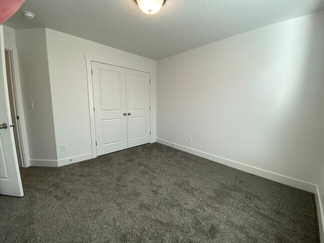Building Photo - 2035 N 350 E