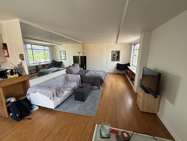 Building Photo - 950 25th St NW