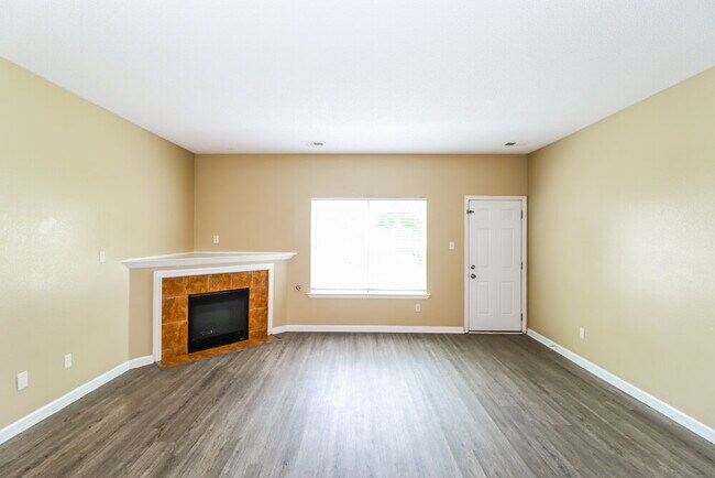 Building Photo - 4683 Waterfront Oak Dr